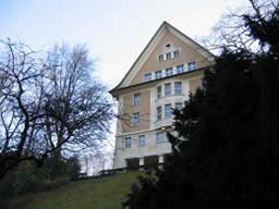 Mausohren und Schulhaus Heiligberg